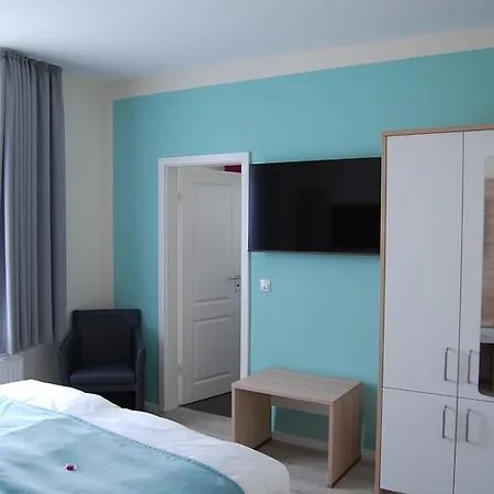 Hansen Hotel 3*